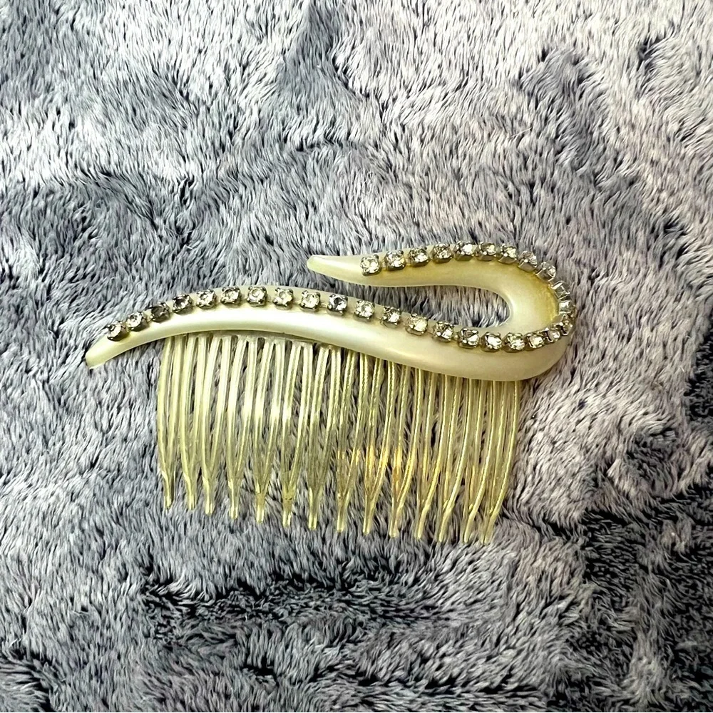 Vintage Swan Like Iridescent Plastic Prong Set Rhinestone Hair Comb